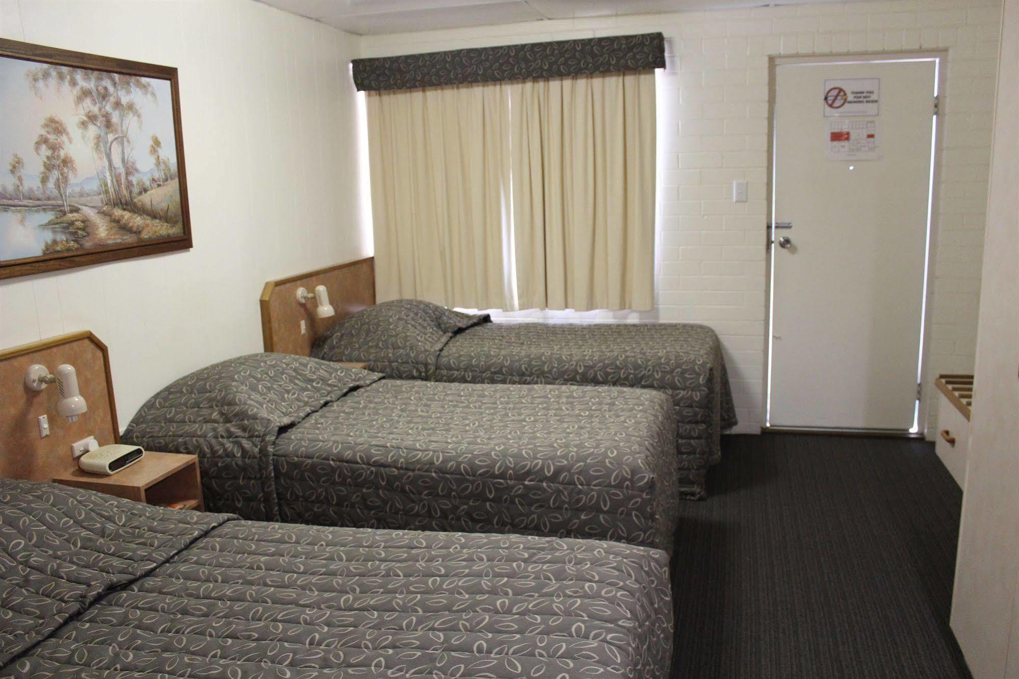 Peppercorn Motel Clermont Bagian luar foto