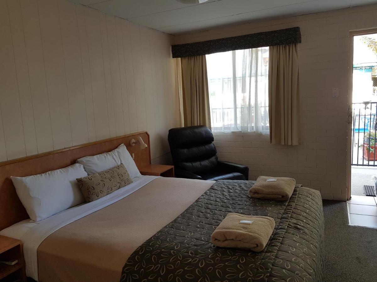 Peppercorn Motel Clermont Bagian luar foto